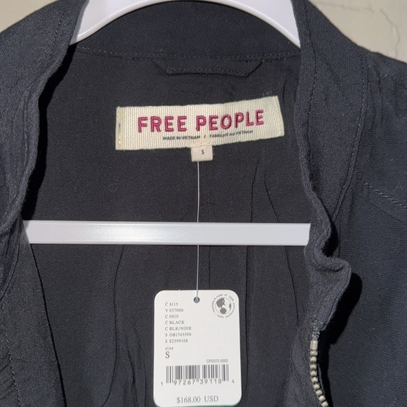 Free People jacket NEW On Pointe Bomber Black small - Picture 3 of 6